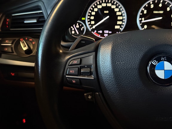 BMW 550i 27 of 30