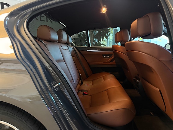 BMW 550i 22 of 30