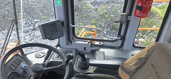 Hyundai HL770 5 of 8