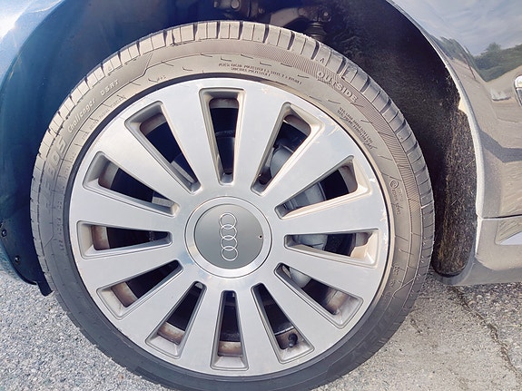 Audi A8 23 of 27