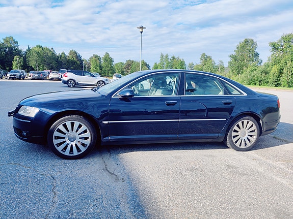 Audi A8 7 of 27