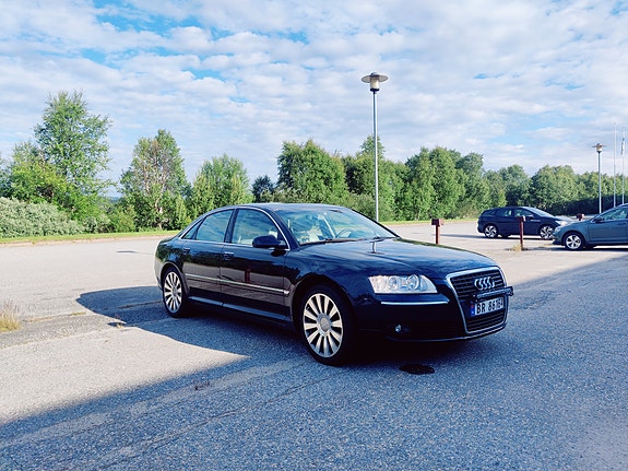 Audi A8 2 of 27