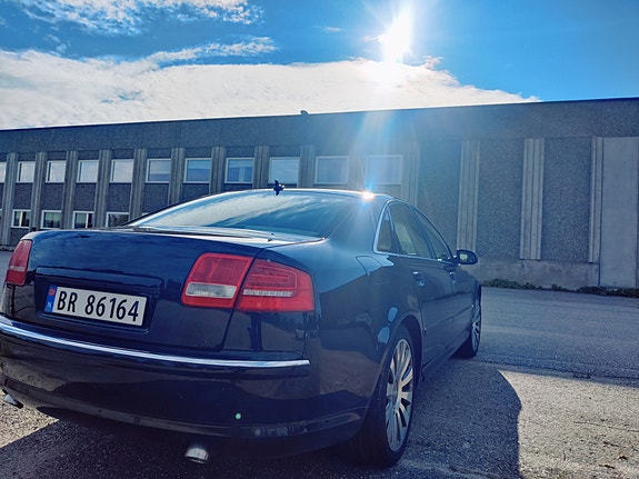 Audi A8 12 of 27