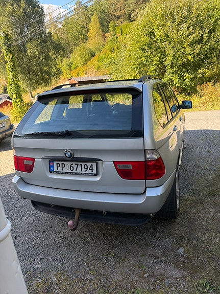 BMW X5 4 of 6