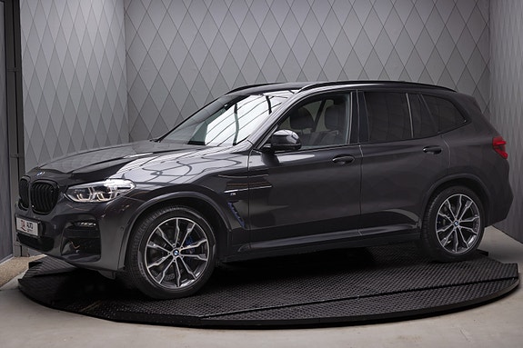 BMW X3 2 of 30