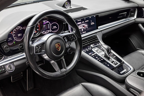 Porsche Panamera 4 21 of 30