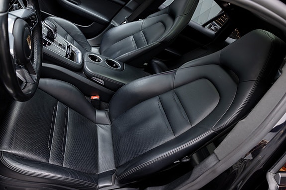 Porsche Panamera 4 19 of 30