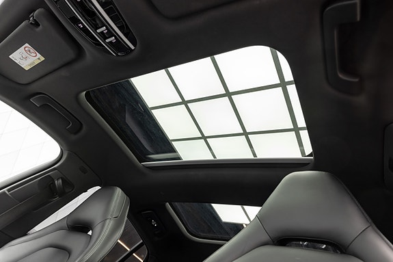 Porsche Panamera 4 20 of 30