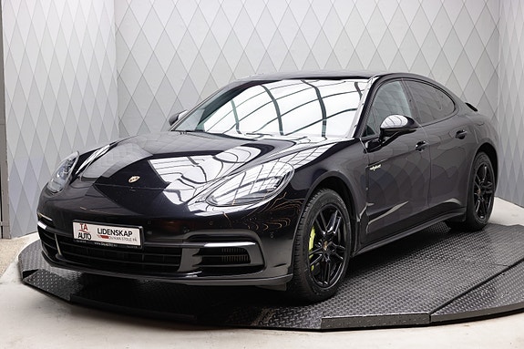 Porsche Panamera 4 2 of 30