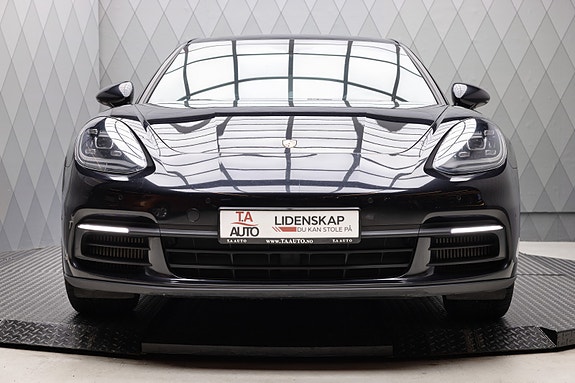 Porsche Panamera 4 3 of 30