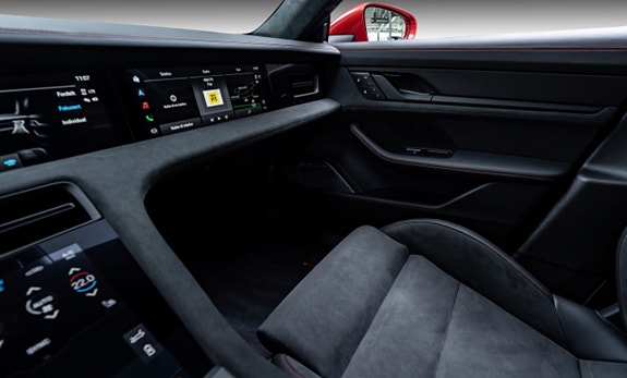 Porsche Taycan GTS 15 of 19