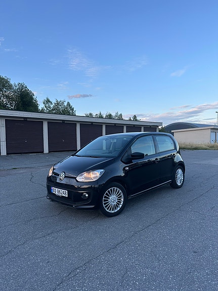 Volkswagen UP! 3 of 15
