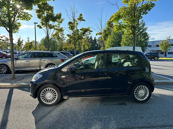 Volkswagen UP! 7 of 15