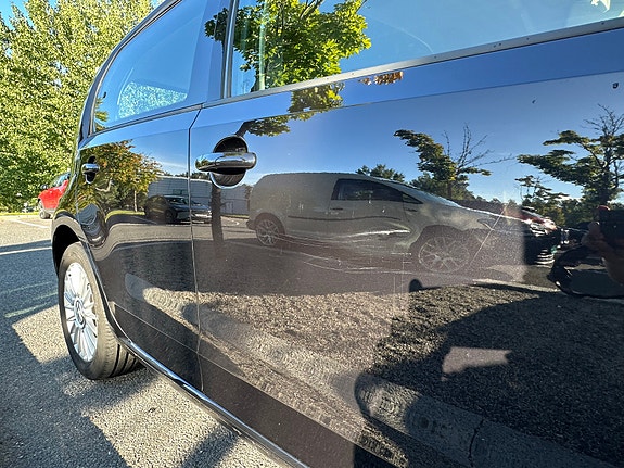 Volkswagen UP! 14 of 15