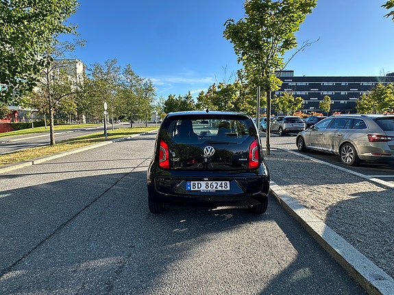 Volkswagen UP! 12 of 15