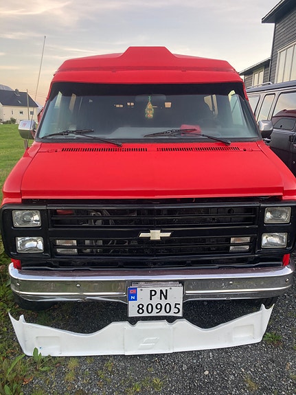 Chevrolet G30 2 of 11
