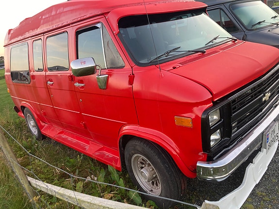 Chevrolet G30 3 of 11