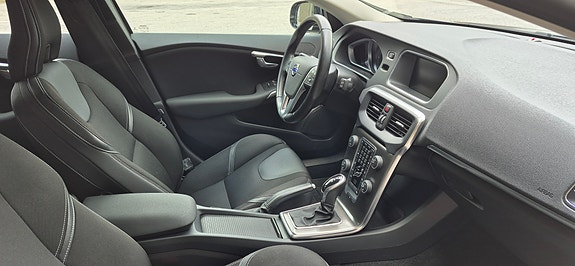 Volvo V40 17 of 17