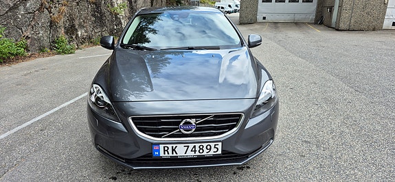 Volvo V40 9 of 17