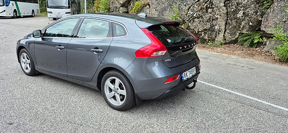 Volvo V40 4 of 17