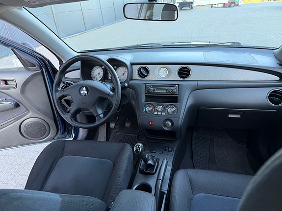 Mitsubishi Outlander 19 of 30
