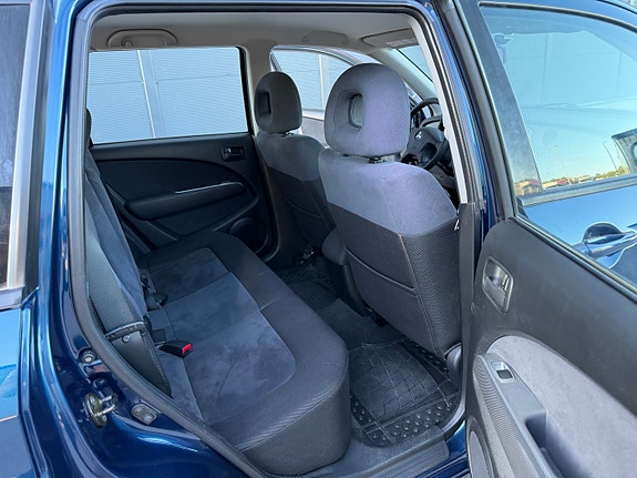 Mitsubishi Outlander 18 of 30