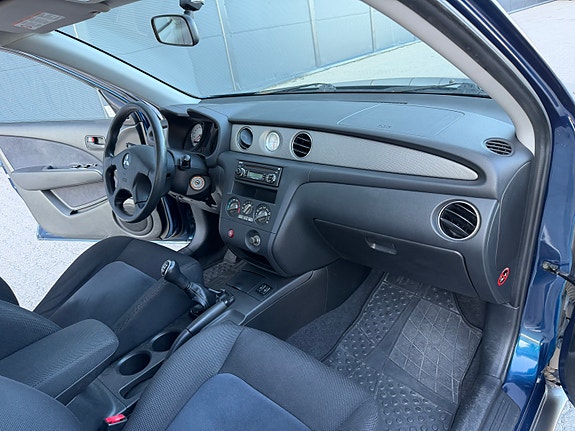 Mitsubishi Outlander 22 of 30