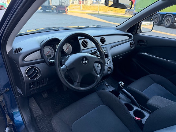 Mitsubishi Outlander 14 of 30