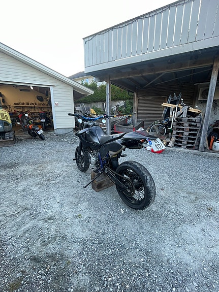 Yamaha DT 125 X 2 of 14