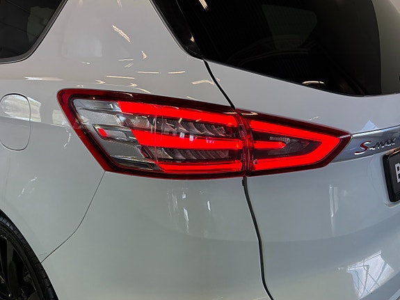 Ford S-MAX 16 of 30