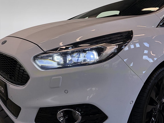 Ford S-MAX 14 of 30