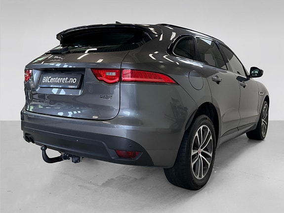 Jaguar F-PACE 5 of 30