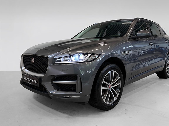 Jaguar F-PACE 11 of 30