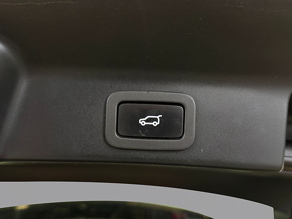Jaguar F-PACE 27 of 30