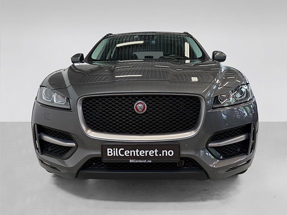 Jaguar F-PACE 2 of 30