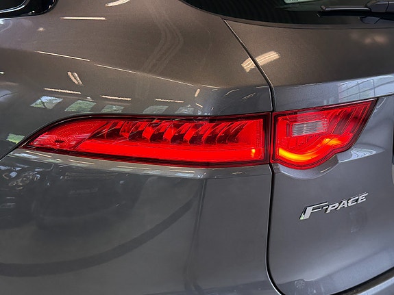 Jaguar F-PACE 14 of 30