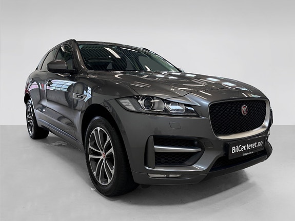 Jaguar F-PACE 3 of 30