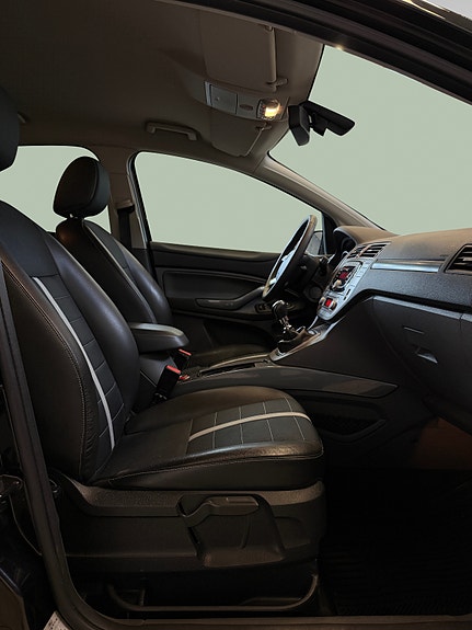 Ford Kuga 16 of 27