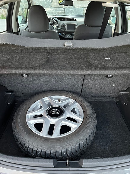 Toyota Yaris 15 of 24