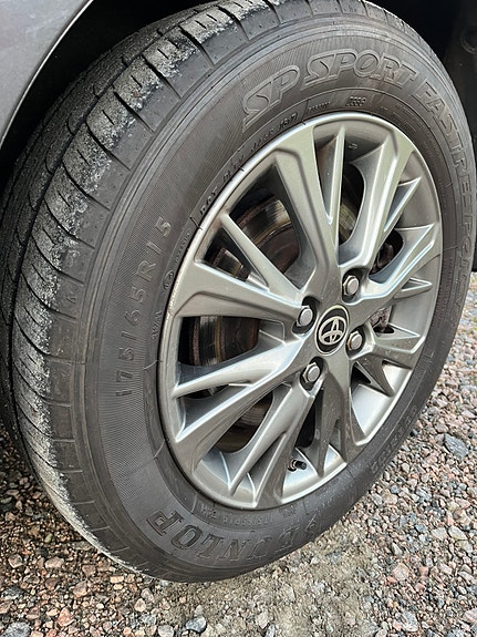 Toyota Yaris 10 of 24