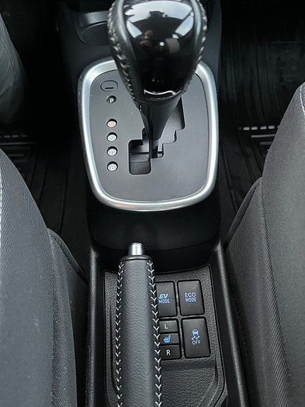 Toyota Yaris 17 of 24