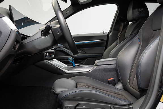 BMW i4 17 of 30