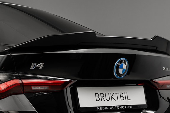 BMW i4 9 of 30