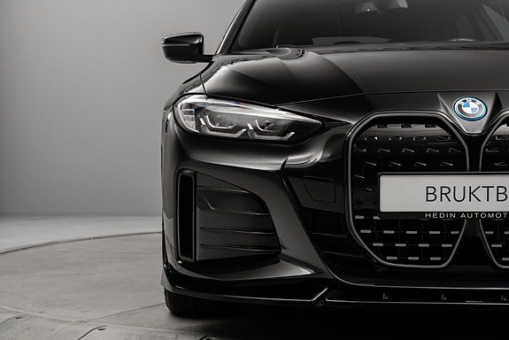 BMW i4 10 of 30