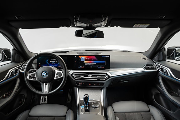 BMW i4 21 of 30