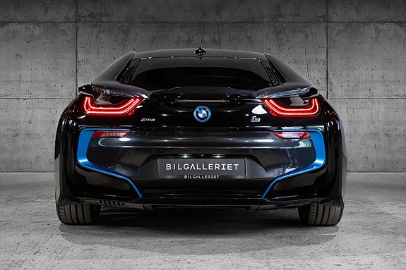 BMW i8 13 of 30