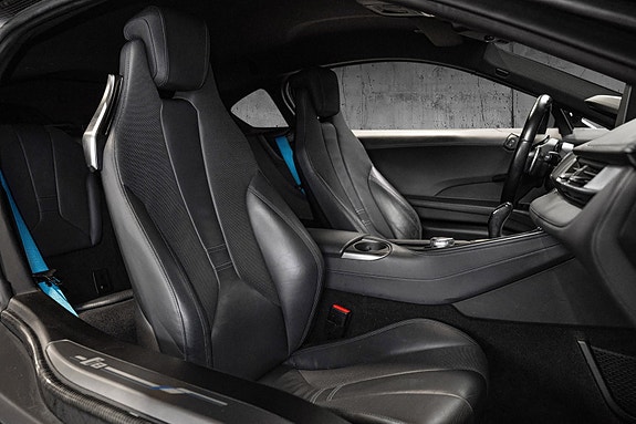 BMW i8 17 of 30