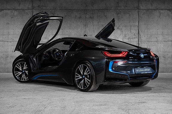 BMW i8 11 of 30