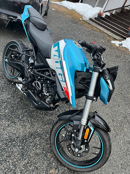 VOGE 125 R 3 of 6