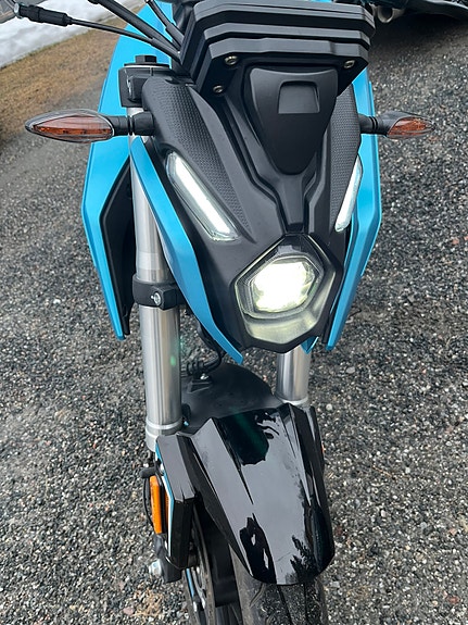 VOGE 125 R 5 of 6